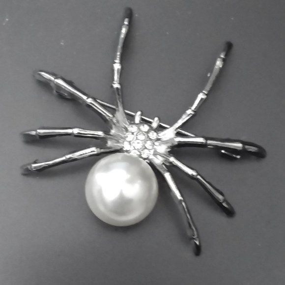 Spider Brooch Pearl Rhinestones Silver Metal Versatle to Pendant Trendy Stylish - Picture 3 of 6